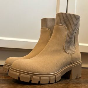Athlefit Chelsea Boots Nude, Size 6.5